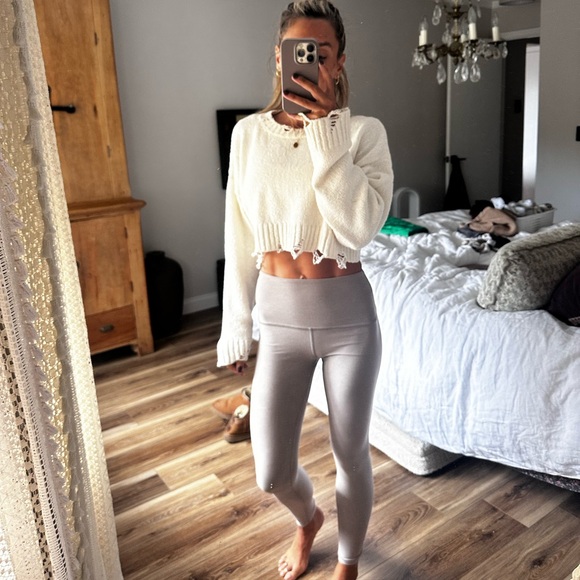 Brown High-Waisted Leggings - Picture 4 of 5